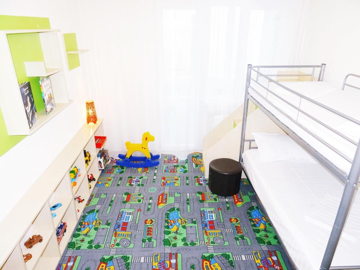 Smart Apartament Piatra Neamţ Exteriör bild