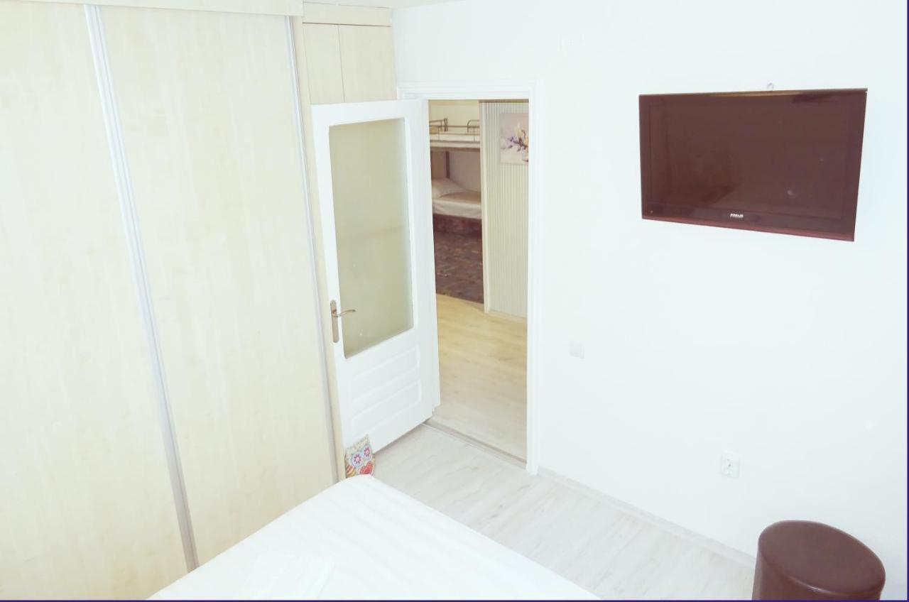 Smart Apartament Piatra Neamţ Exteriör bild