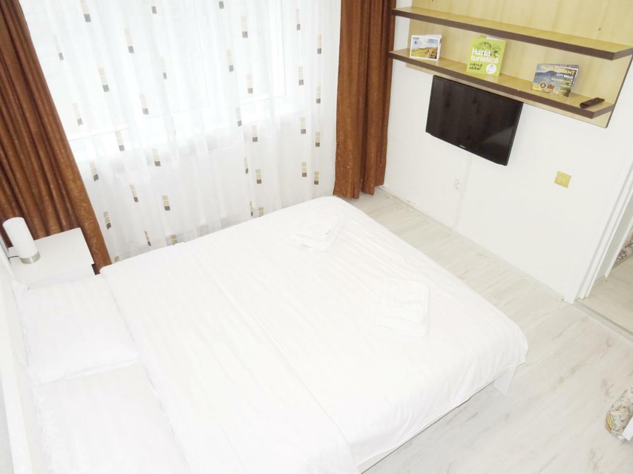 Smart Apartament Piatra Neamţ Exteriör bild